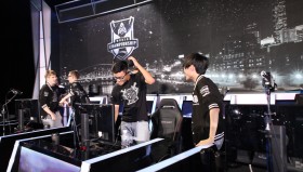 S15冒泡赛采用多轮淘汰制与BO5赛制，争夺S15总决赛资格